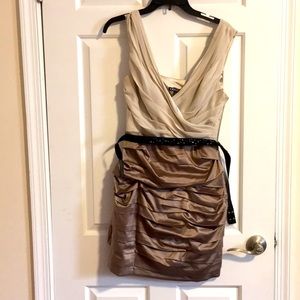 Short dress with belt